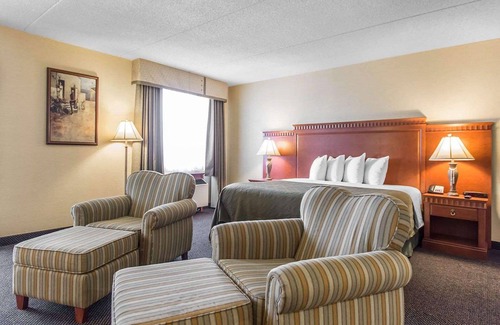 Algoma District Hotel | Quality Inn & Suites Bay Front