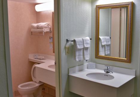 Council Bluffs Hotel | Quality Inn & Suites Council Bluffs - Omaha East