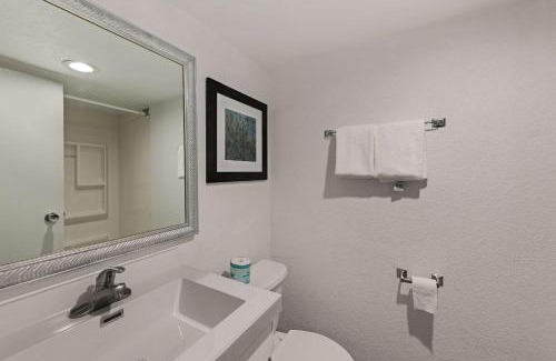 Council Bluffs Hotel | Quality Inn & Suites Council Bluffs - Omaha East