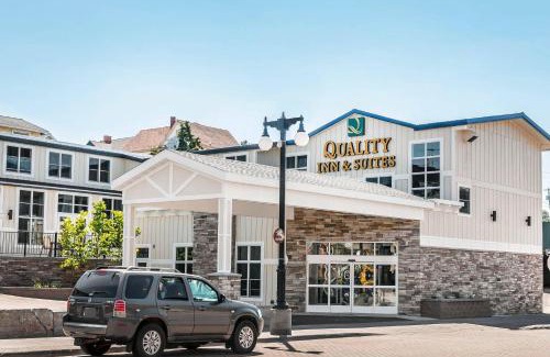 Houghton Hotel | Quality Inn & Suites Houghton Downtown