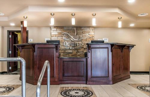 Houghton Hotel | Quality Inn & Suites Houghton Downtown