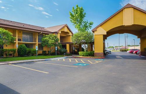 South Main Hotel | Quality Inn & Suites NRG Park - Medical Center