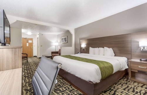 Chalco Hotel | Quality Inn & Suites Omaha Chalco