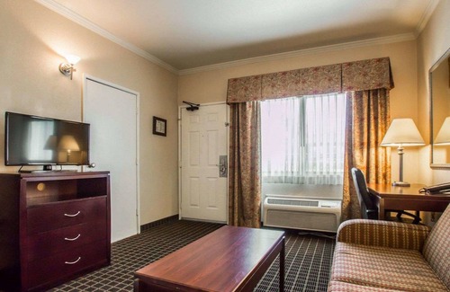 Temecula Hotel | Quality Inn Temecula Valley Wine Country