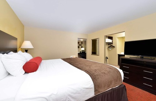 Donelson Hotel | Quality Suites Nashville Airport