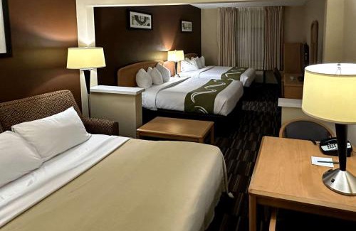 Fargo Hotel | Quality Suites Near West Acres