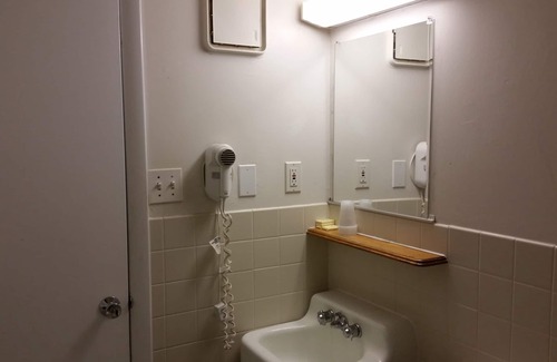 Cape May - Wildwood Hotel | Quarterdeck Motel