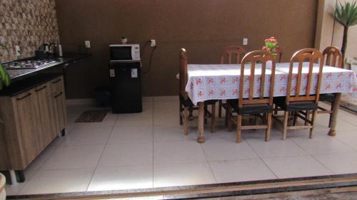 Uberaba Casa | Quarto com varanda e entrada independente