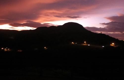 Sao Roque Casa | Quarto com vista para montanhas a 5 minutos da Estrada do Vinho