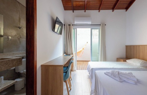 Pontal da Cruz Cama Y Desayuno | Quarto com Wi-Fi, ar-condicionado e a 300m do mar
