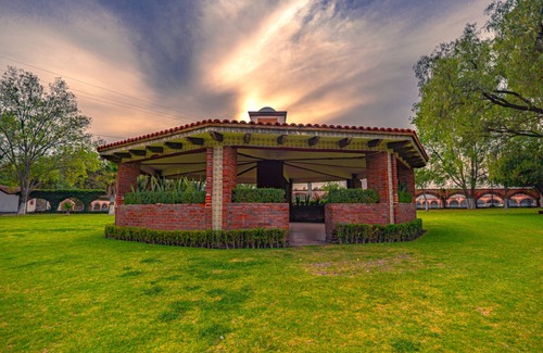San Martin de las Pirámides Hotel | Queen suite, Teotihuacan Gem + Pyramids, Hot Air Balloon Ride