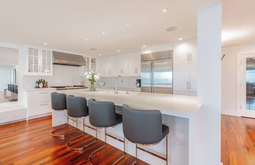 Queen Anne Casa | Queen Anne Executive Retreat, Skyline Views w/private gym, 7000 sqft