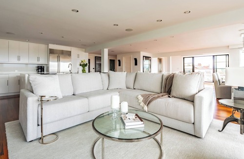 Queen Anne Casa | Queen Anne Executive Retreat, Skyline Views w/private gym, 7000 sqft