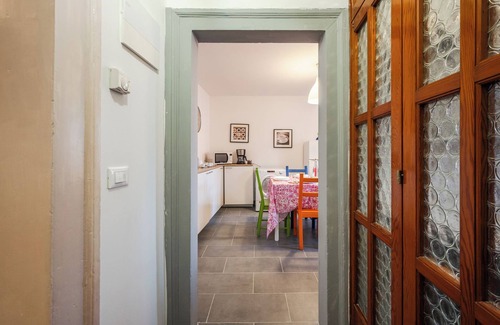 Santa Croce Apartamento | Queen Home Carlotta - Three Bedroom Apartment, Sleeps 6