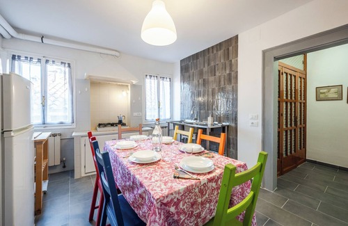 Santa Croce Apartamento | Queen Home Carlotta - Three Bedroom Apartment, Sleeps 6
