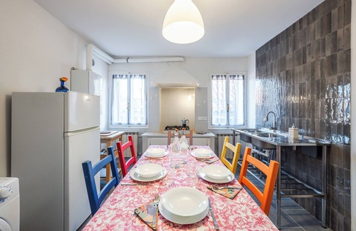 Santa Croce Apartamento | Queen Home Carlotta - Three Bedroom Apartment, Sleeps 6