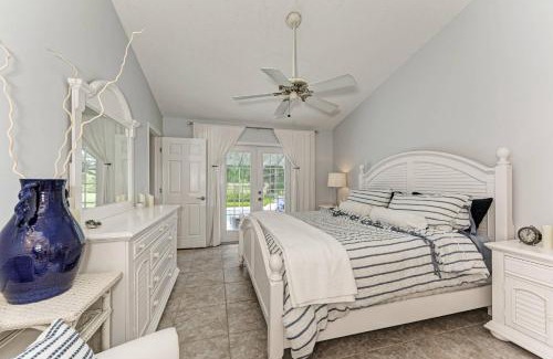 Whitfield Casa | Queen Palm Villa