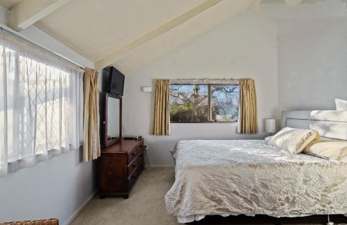 Fernhill Casa | Queen's Fernhouse Mountain View Holiday Home