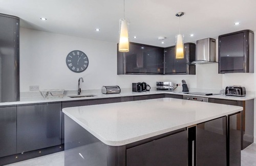 Eastgate Cabaña | Queen Victoria Suite