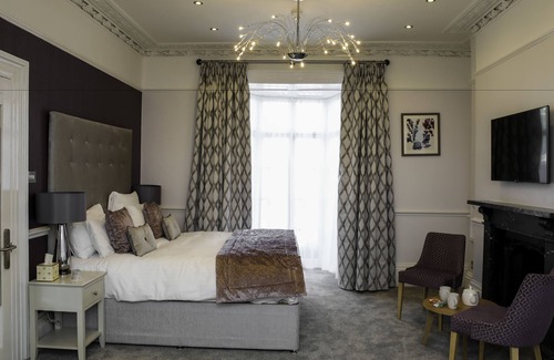 Exeter Hotel | Queens Court Hotel