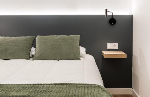 Ciudad Universitaria Apartamento | Queens Olavide VII Alquiler Corta Estancia