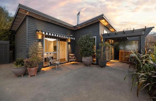 Kelvin Heights Casa | Queenstown Hot Tub Apartment