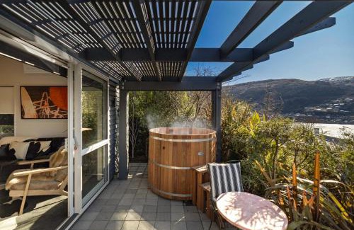 Kelvin Heights Casa | Queenstown Hot Tub Apartment