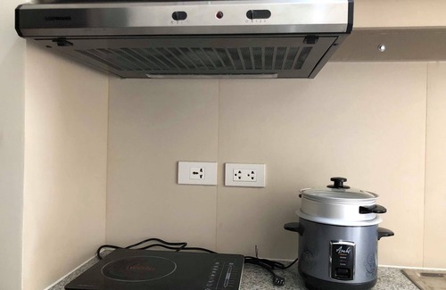 Project 8 Condominio | Quezon City Space con Fast WIFI y Netflix
