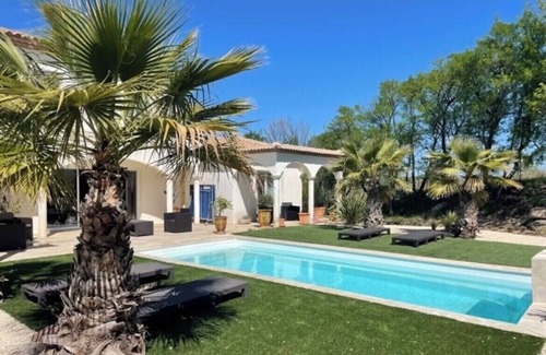 Castelnau-de-Guers Villa | VILLA DE PEZENAS EN PAZ CERCA DE PLAYAS Y LAGO. CLIM Y SPA