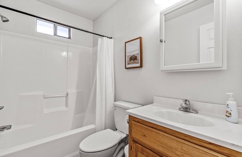 Mission Apartamento | Quiet 3 bedroom 2 bathroom minutes away from the freeway