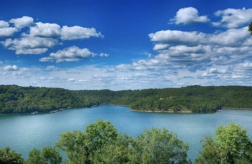 Eureka Springs Casa | Quiet 9-Acres with Expansive Lake View
