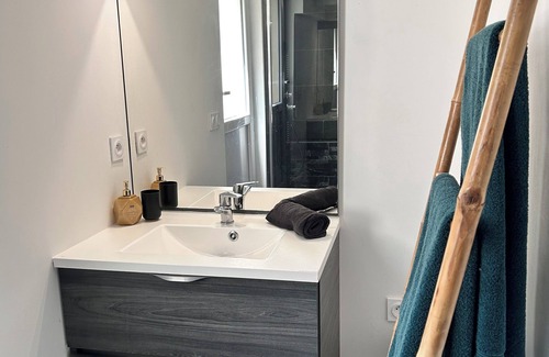 Athis-Mons Apartamento | Quiet accommodation facing the forest 10 min from Orly airport near Paris