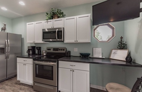 South Bend Apartamento | Quiet And Comfy Studio Apartment In South Bend, Minutes From Notre Dame! Pet Friendly! Apts