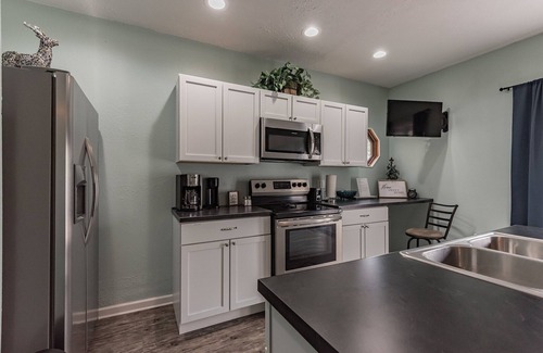 South Bend Apartamento | Quiet And Comfy Studio Apartment In South Bend, Minutes From Notre Dame! Pet Friendly! Apts