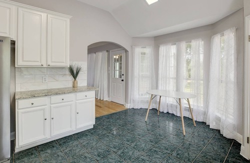 Kyle Casa | Quiet and peaceful home on 3+ acres.