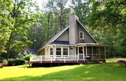 Columbus Casa | Quiet and secluded home close to TIEC