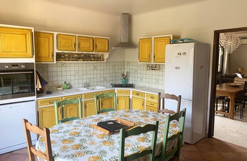 Rognonas Casa | Tranquilidad y tranquilidad cerca de los alpilles en esta casa con piscina.