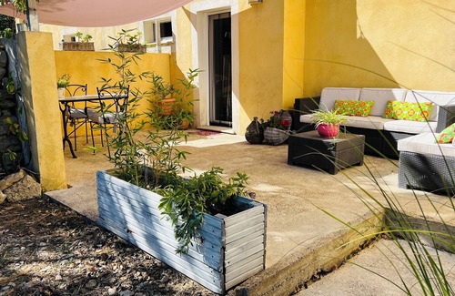 Le Puy-Sainte-Reparade Apartamento | Quiet apartment in Provencal countryside