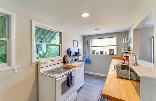 Smith's Memento Apartamento | Quiet Apt: Walk to Daytona Beach + Water Park!