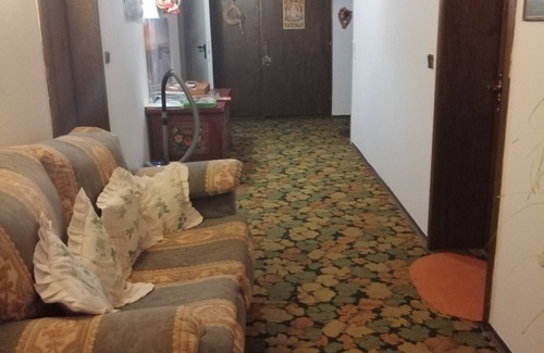 Schafhof Casa | Tranquilo sótano apartamento patio sauna mini gimnasio y futbolín