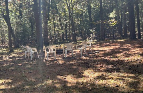 Redgranite Cabina | Quiet cabin in the woods just across from Pearl Lake.