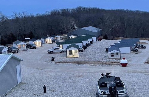 Rocky Mount Cabina | Quiet Cabin-Lake of the Ozarks, Perfect get away