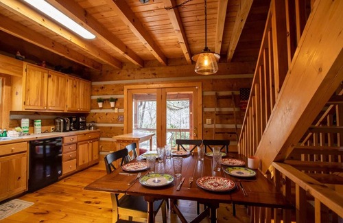 Blowing Rock Cabina | Quiet Cabin Retreat near Blue Ridge Mountains