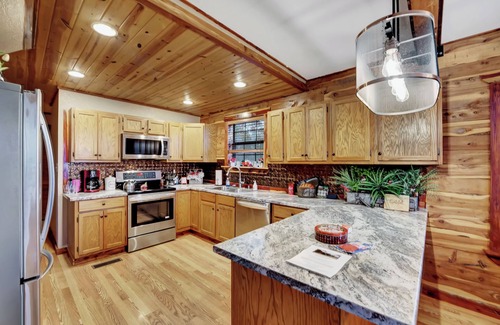 Tuskahoma Cabina | Quiet Cabin w/Hot Tub and a View