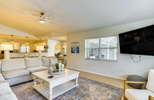 Fort Myers Casa | Quiet Canal Retreat with Boat Lift in Cape Coral!