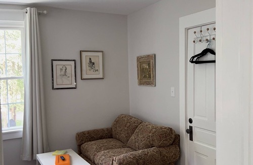 Tuscarora Cama Y Desayuno | Quiet Central, Historic Farmhouse, Bed & Breakfast Suite - Suite 2 (NEW!)