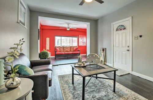 South Austin Casa | Quiet Chicago Townhome Walk to Subway Stations