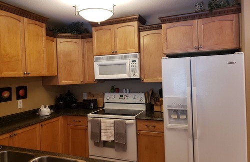 Ashton Creek Condominio | Quiet condo at beautiful Mabel Lake