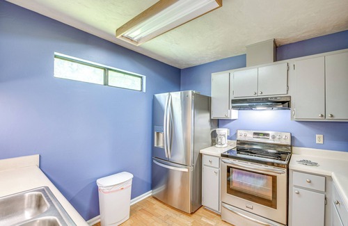 Tallahassee Casa | Quiet & Convenient Tallahassee Home, 4 Mi to Lake!