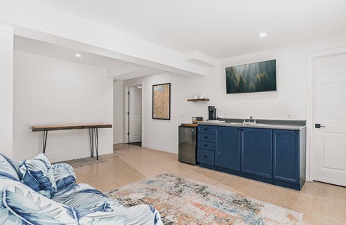 Perry Cabaña | Quiet cottage on private lot minutes from town. Boater or snowmobieler delight!